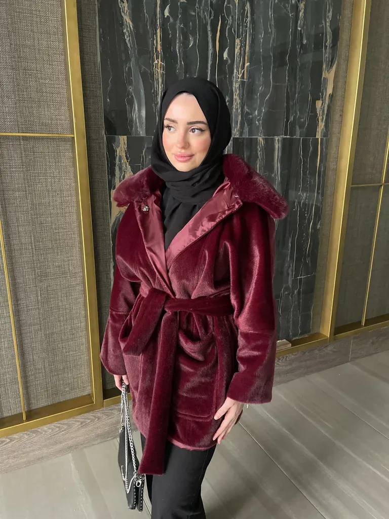 Yeni Dina Kürk Kaban