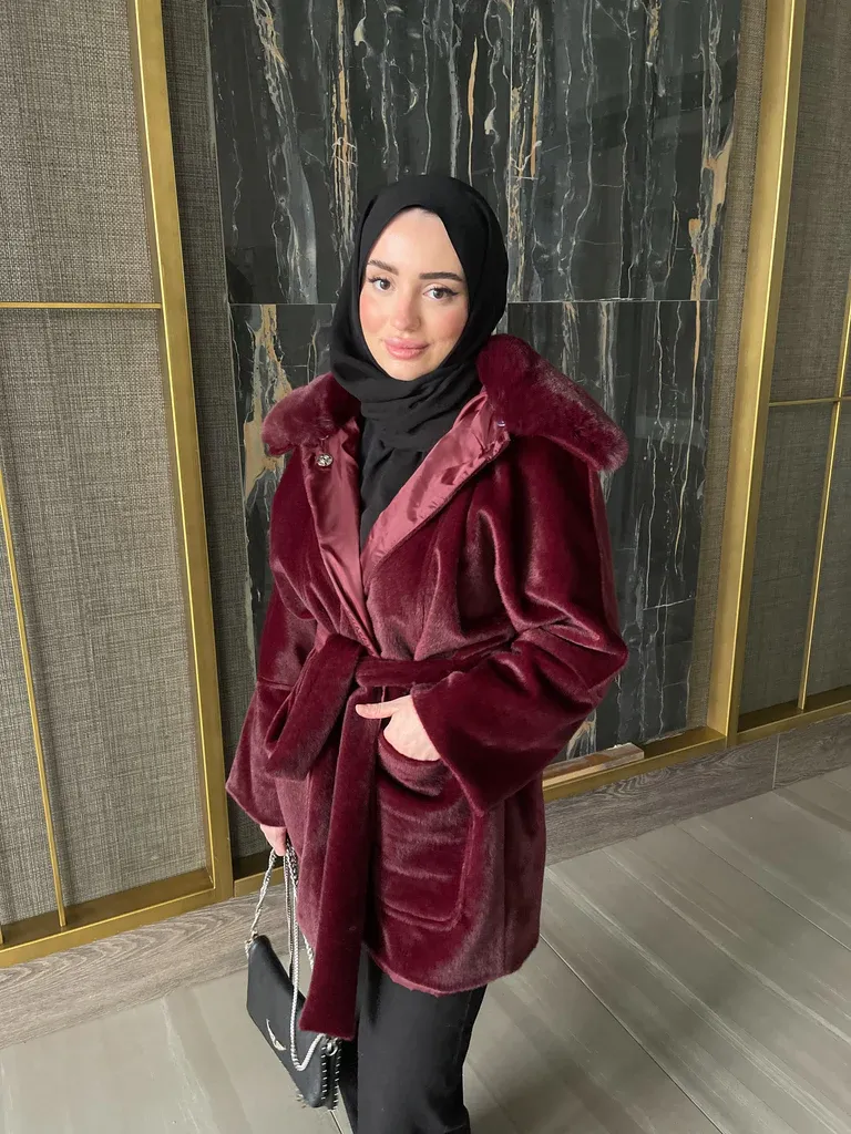 Yeni Dina Kürk Kaban